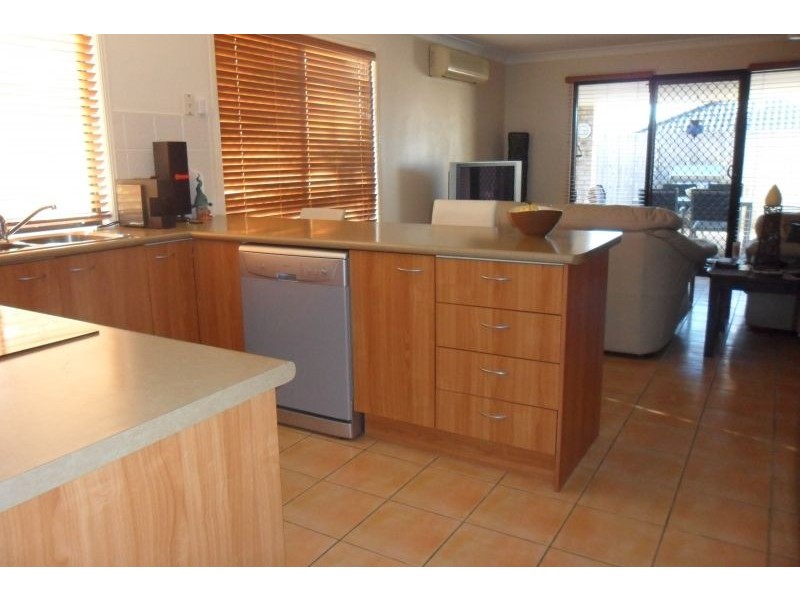 2 Applegum Place, Molendinar QLD 4214