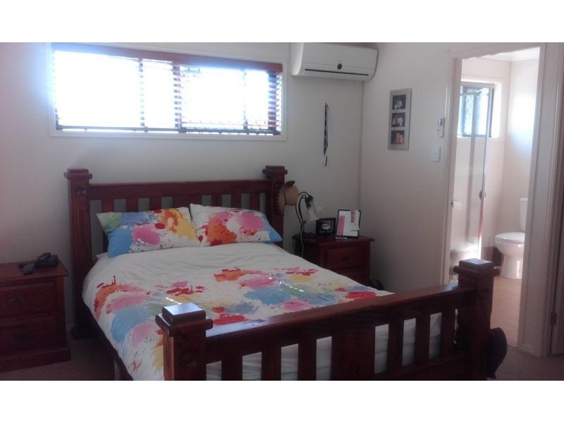 2 Applegum Place, Molendinar QLD 4214