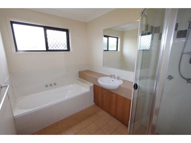 2 Applegum Place, Molendinar QLD 4214