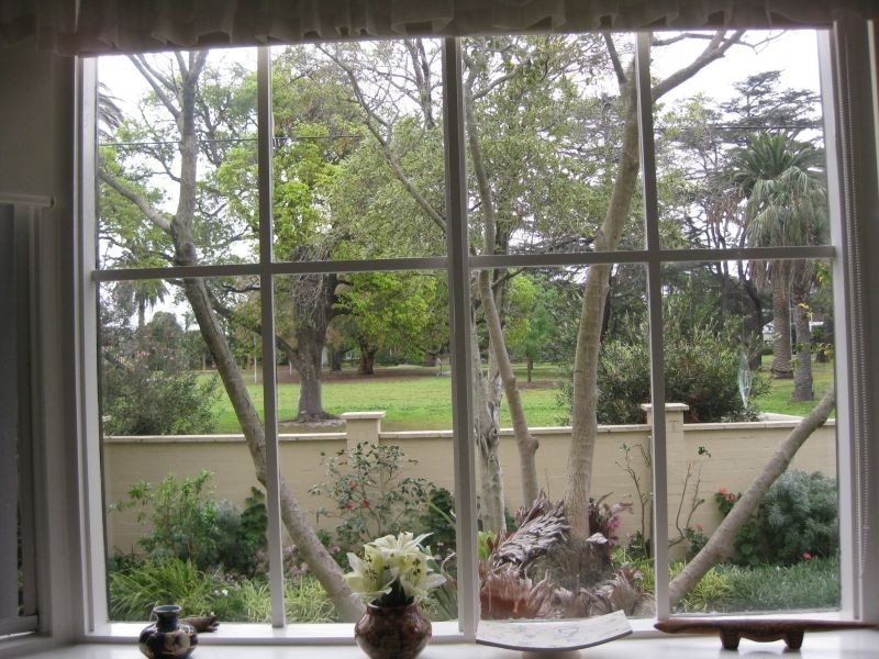 1/10 Parkside St, Elsternwick VIC 3185