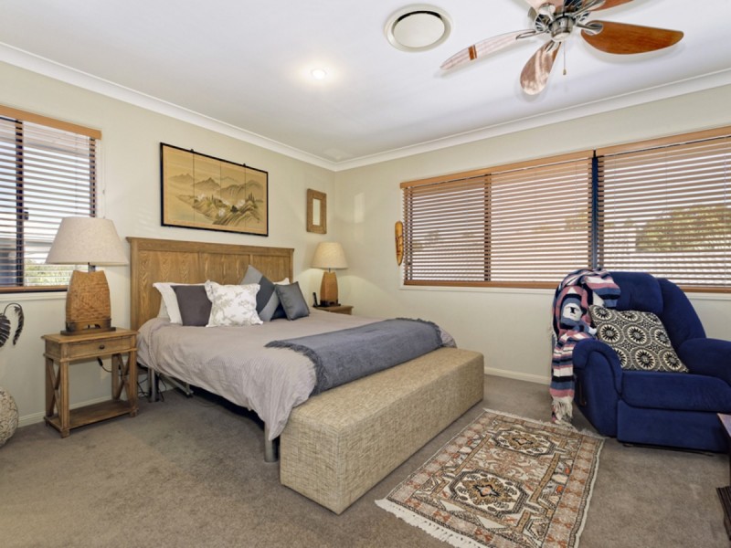 2 Burgan Place, North Lakes QLD 4509