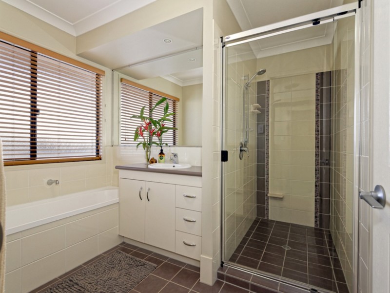 2 Burgan Place, North Lakes QLD 4509