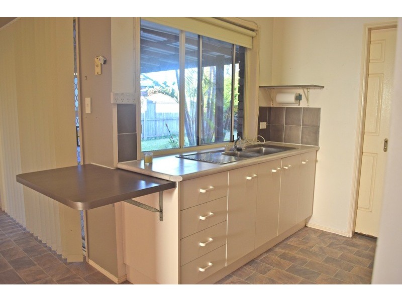 42 Mackeral Street, Sandstone Point QLD 4511