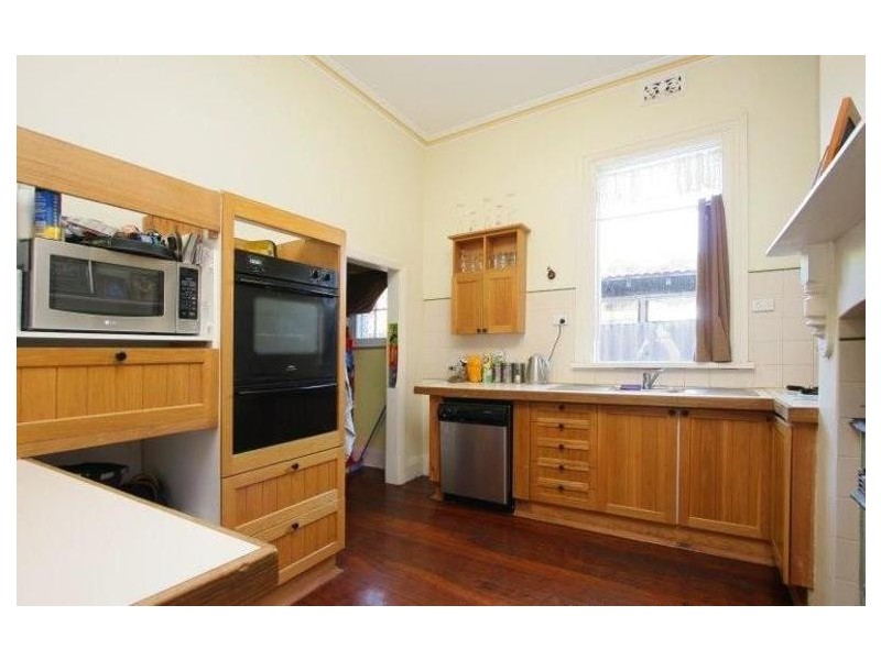 296 Railway Parade, East Cannington WA 6107