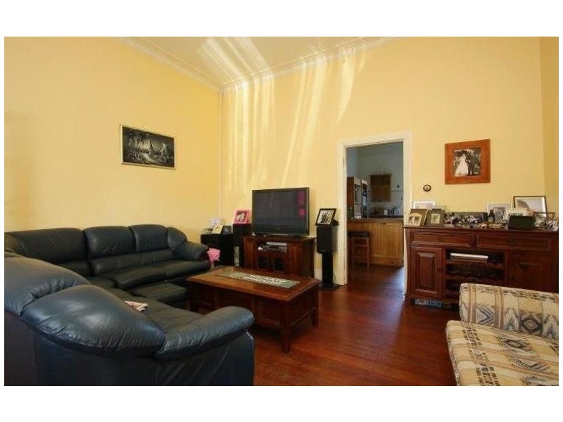 296 Railway Parade, East Cannington WA 6107