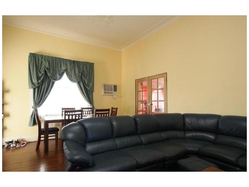 296 Railway Parade, East Cannington WA 6107