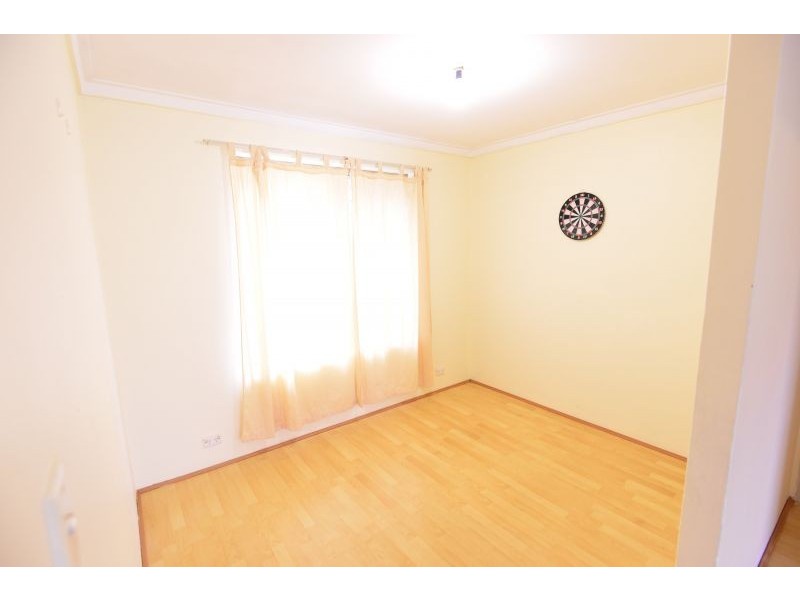 218 Illawarra Cr, Ballajura WA 6066