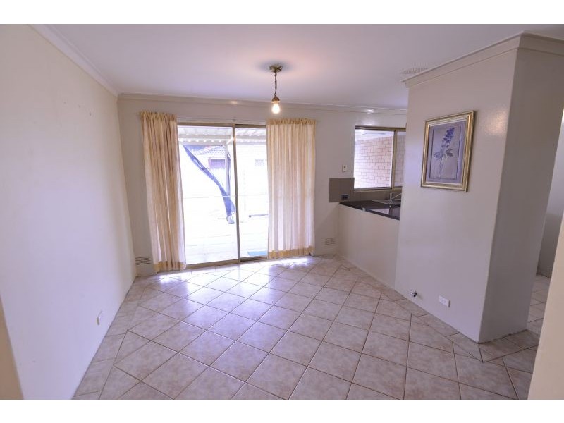 218 Illawarra Cr, Ballajura WA 6066