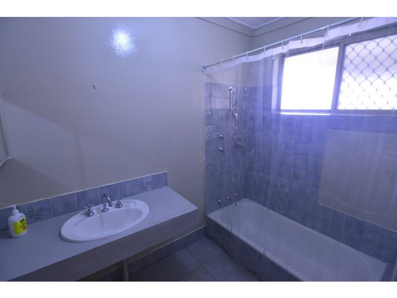 218 Illawarra Cr, Ballajura WA 6066