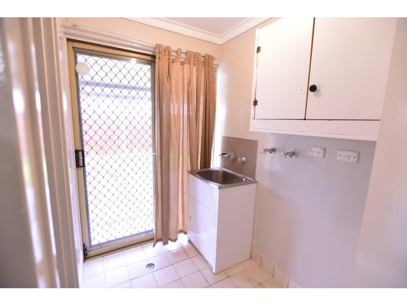 218 Illawarra Cr, Ballajura WA 6066