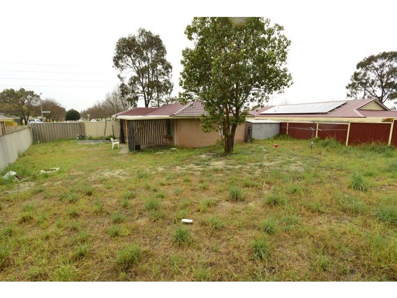 218 Illawarra Cr, Ballajura WA 6066