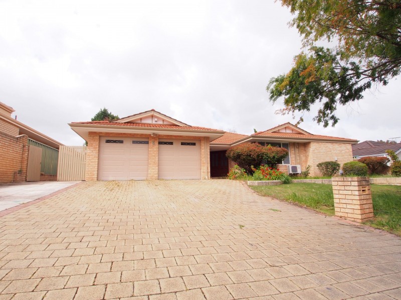 8 Stringfellow Dr, Bull Creek WA 6149