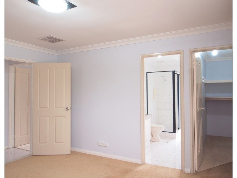 8 Stringfellow Dr, Bull Creek WA 6149