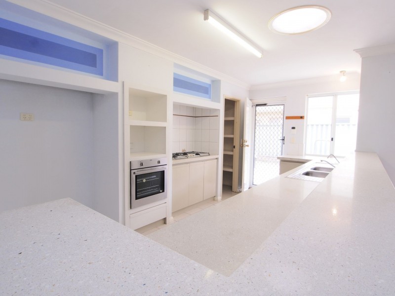 8 Stringfellow Dr, Bull Creek WA 6149