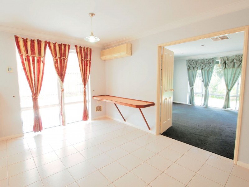 8 Stringfellow Dr, Bull Creek WA 6149