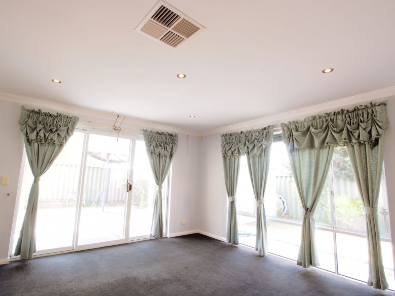 8 Stringfellow Dr, Bull Creek WA 6149