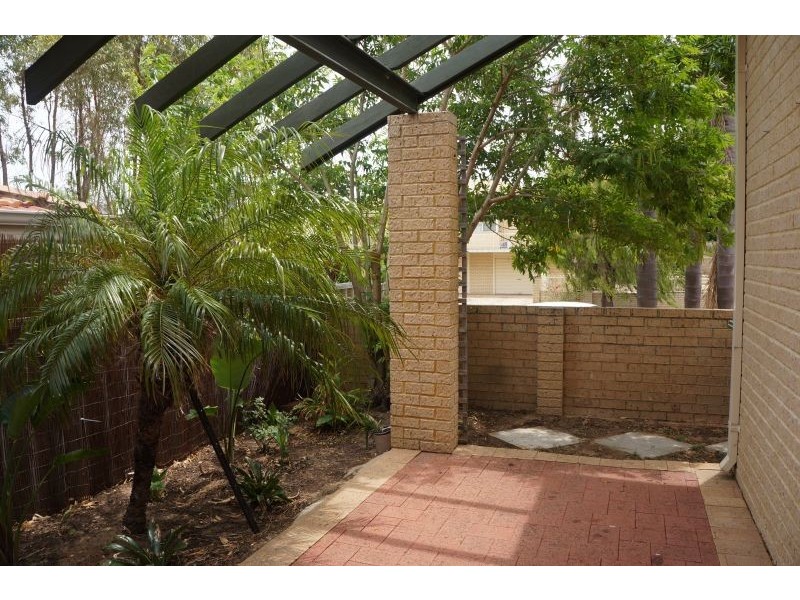 2/59 HARRISON ST, Rockingham WA 6168