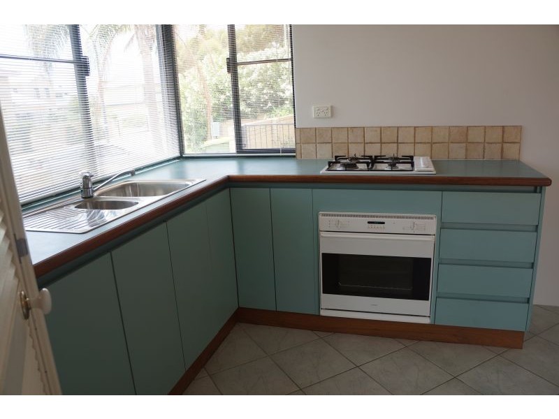 2/59 HARRISON ST, Rockingham WA 6168