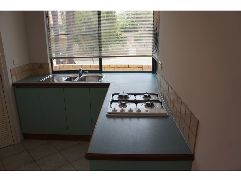 2/59 HARRISON ST, Rockingham WA 6168