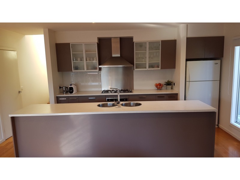 10 Wirrana St, Quarry Hill VIC 3550