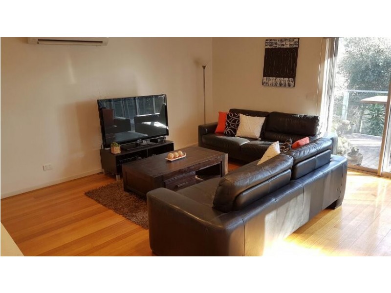 10 Wirrana St, Quarry Hill VIC 3550