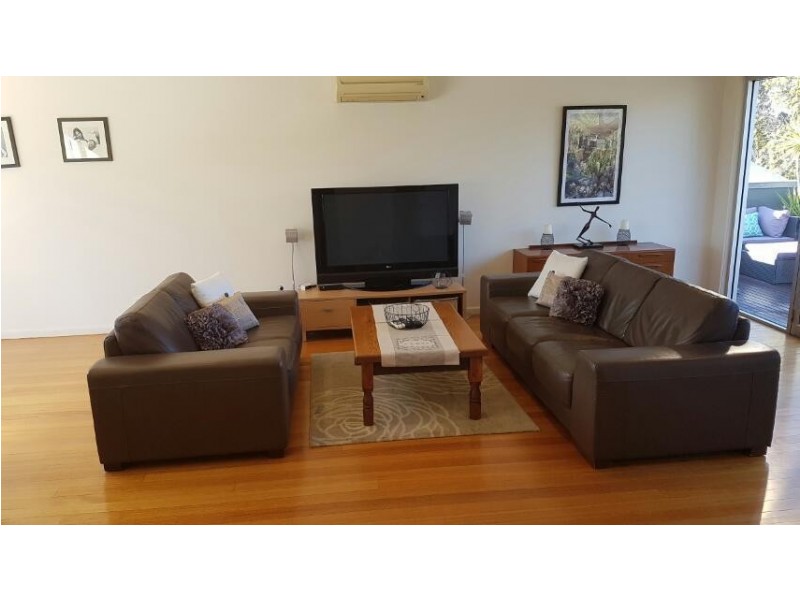 10 Wirrana St, Quarry Hill VIC 3550