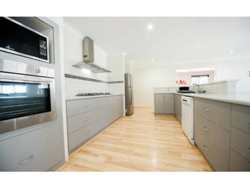 10 Kambany Approach, Dalyellup WA 6230