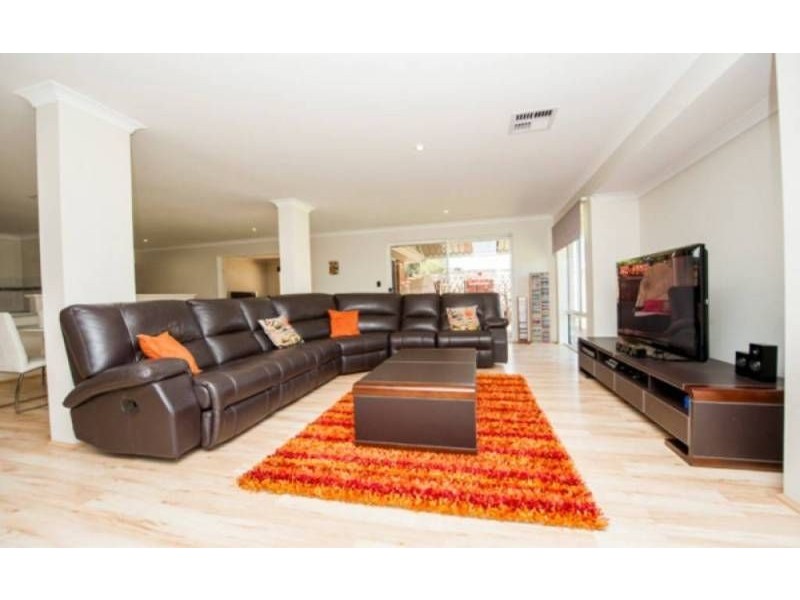 10 Kambany Approach, Dalyellup WA 6230