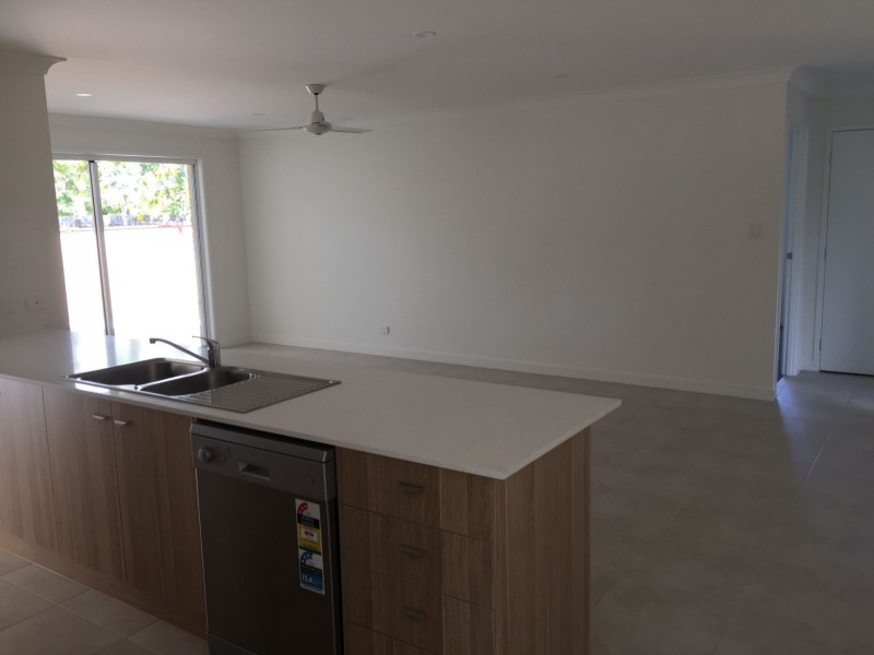 36 Stradbroke St, Redland Bay QLD 4165