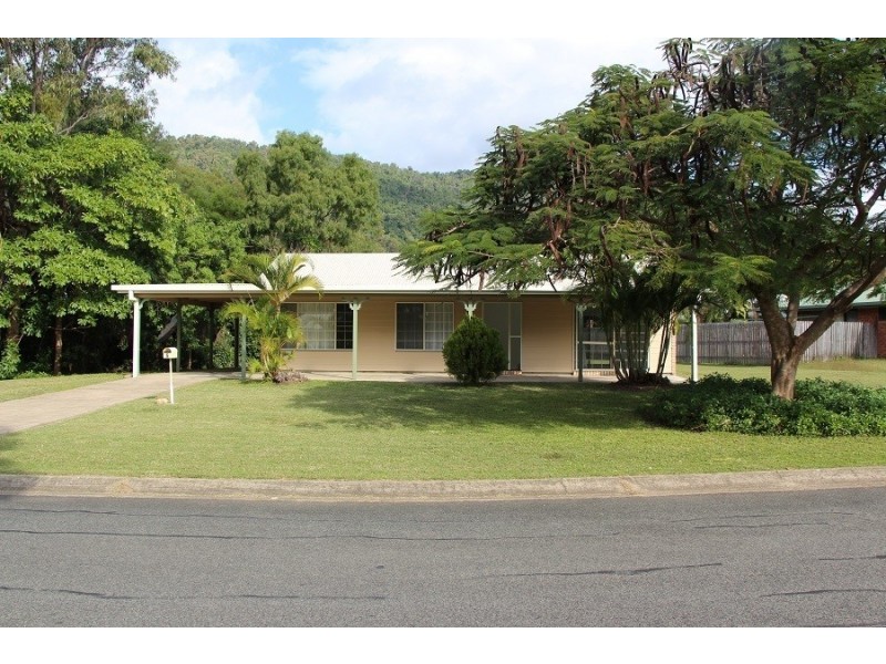 5 Hazelwood Cres, Cannonvale QLD 4802