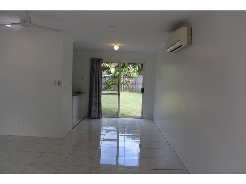 5 Hazelwood Cres, Cannonvale QLD 4802