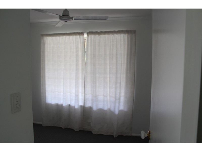 5 Hazelwood Cres, Cannonvale QLD 4802