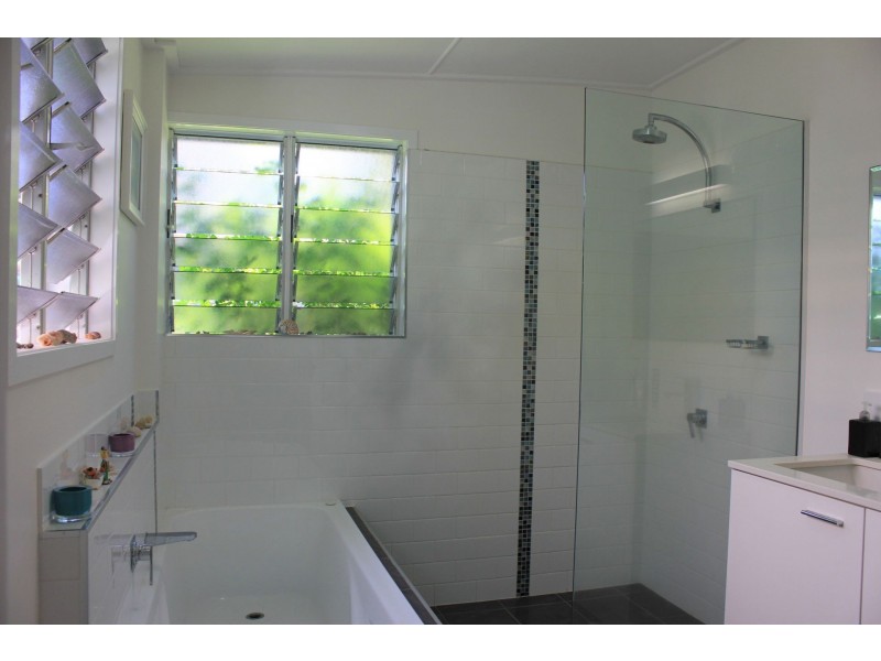 8 Pine Street, Forrest Beach QLD 4850