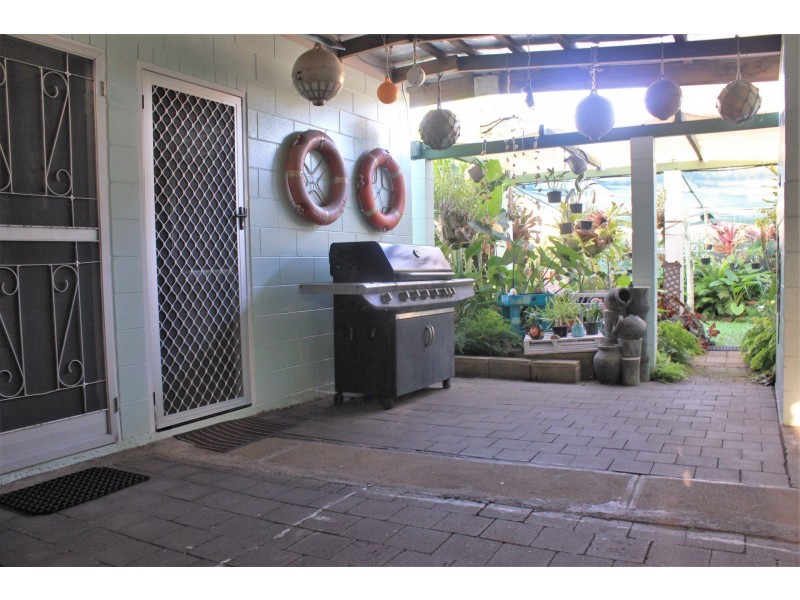 8 Pine Street, Forrest Beach QLD 4850