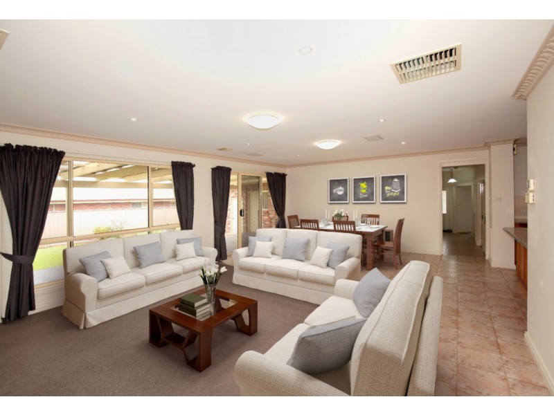 5 Derwent Ave, Tatton NSW 2650