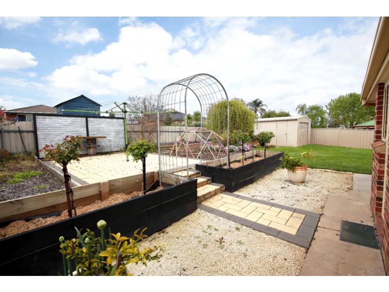 5 Derwent Ave, Tatton NSW 2650