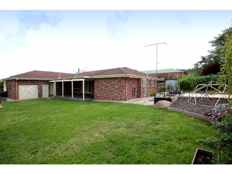 5 Derwent Ave, Tatton NSW 2650