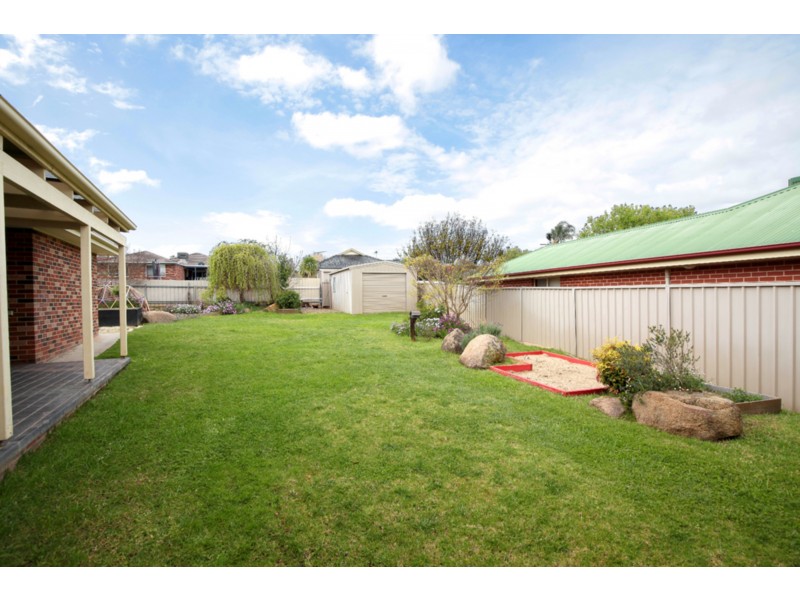 5 Derwent Ave, Tatton NSW 2650