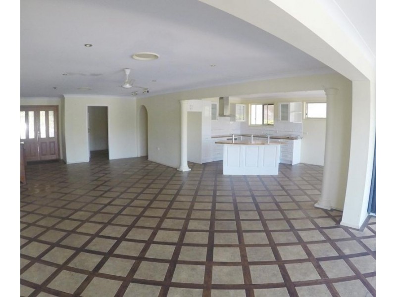 237 Stanhill Drive, Chevron Island QLD 4217