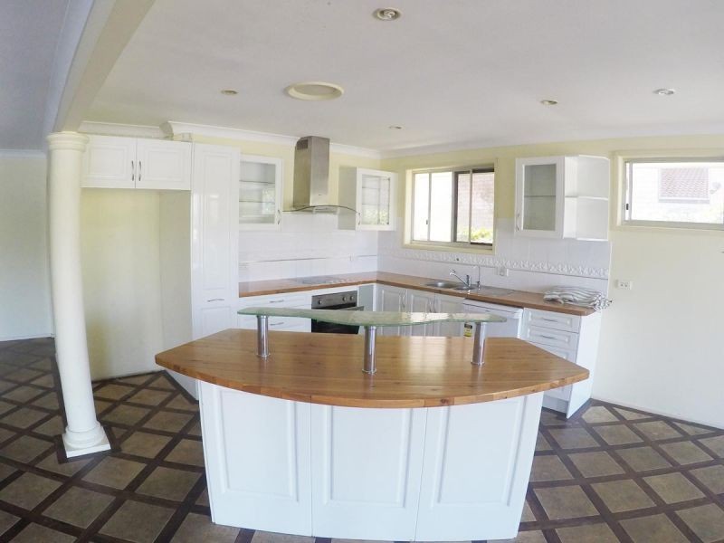 237 Stanhill Drive, Chevron Island QLD 4217