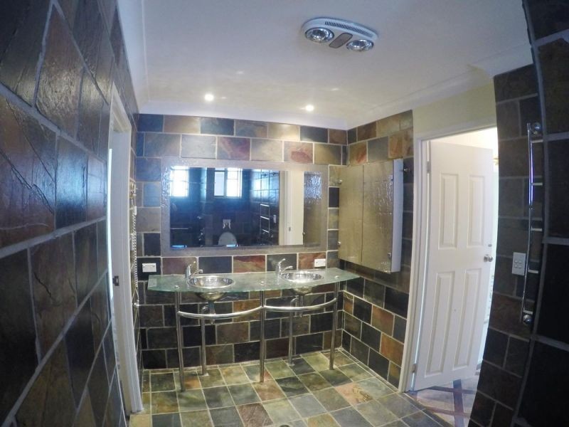 237 Stanhill Drive, Chevron Island QLD 4217