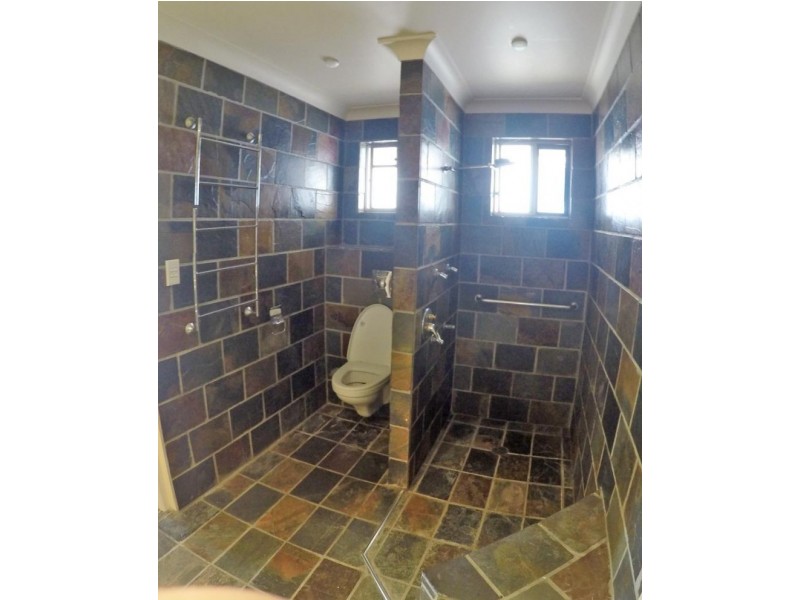 237 Stanhill Drive, Chevron Island QLD 4217