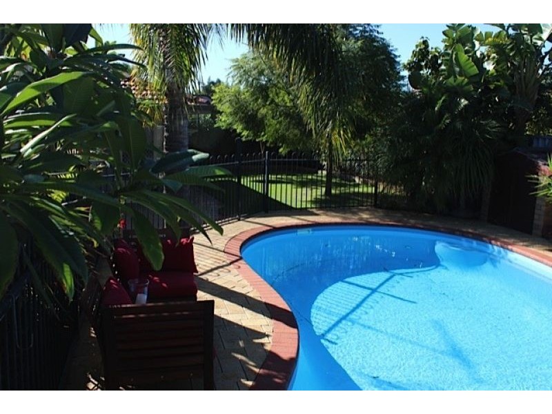 8 Inwood Place, Murdoch WA 6150