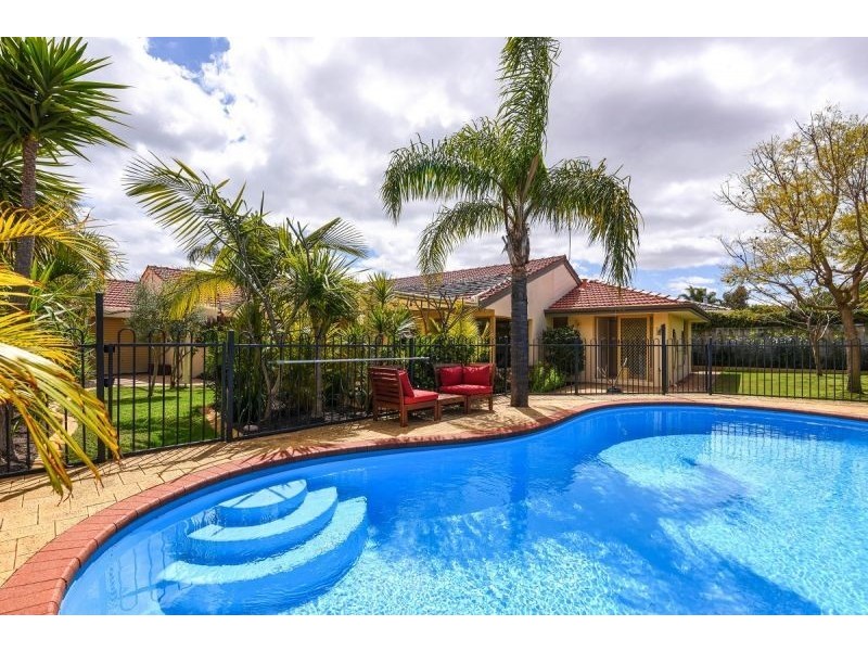 8 Inwood Pl, Murdoch WA 6150