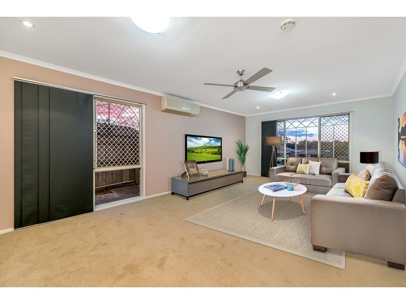 8 Oakview Street, Parkinson QLD 4115