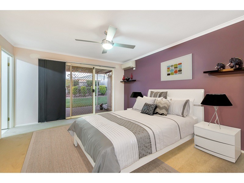 8 Oakview Street, Parkinson QLD 4115