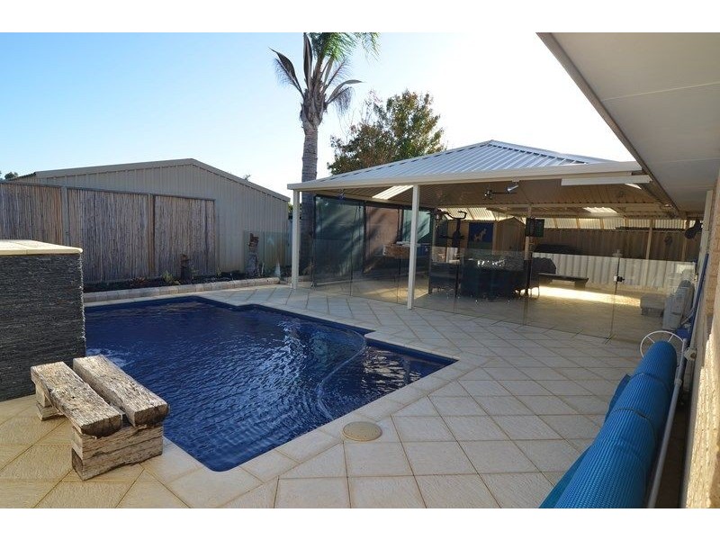 11 Belmont Close, Port Kennedy WA 6172