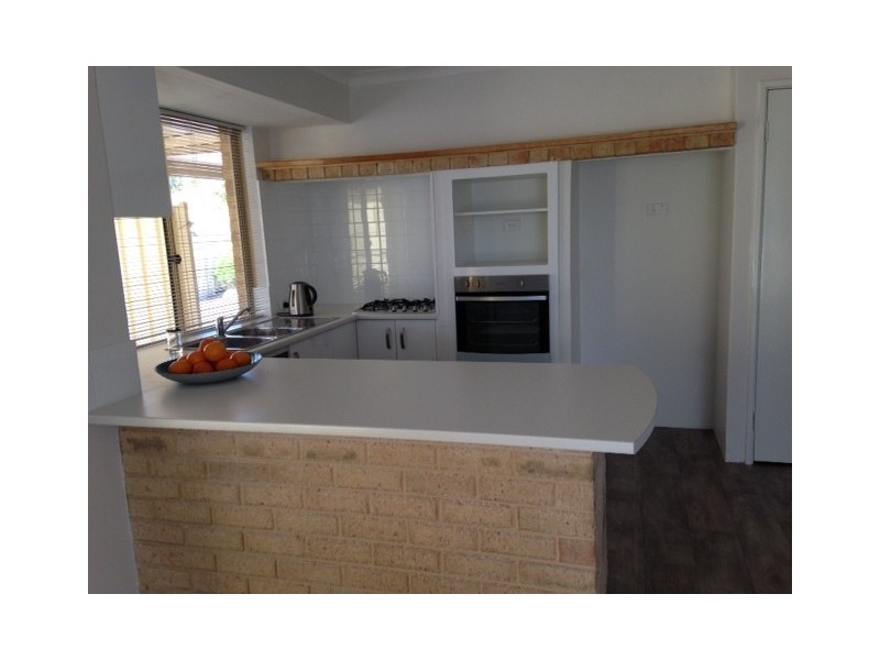 15 Templetonia Promenade, Halls Head WA 6210