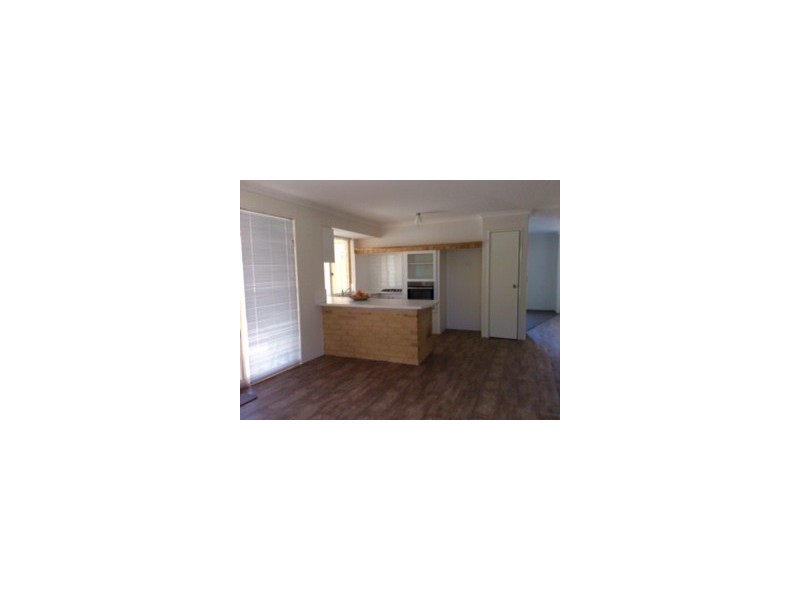 15 Templetonia Promenade, Halls Head WA 6210