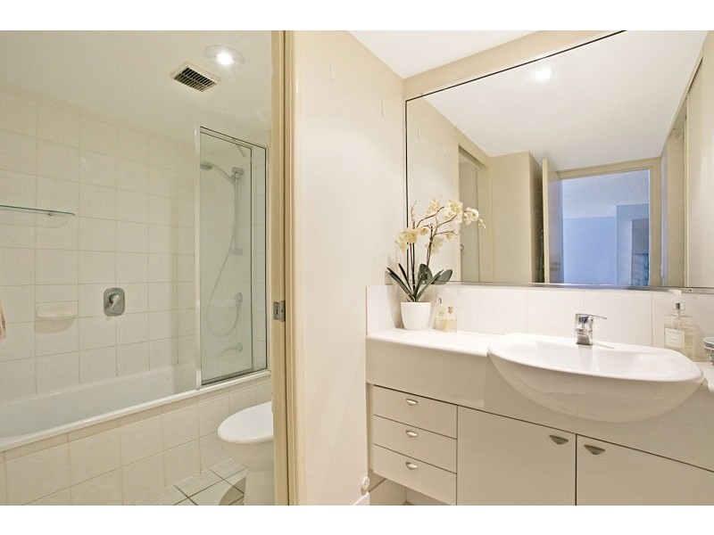 23/7 Landsborough Terrace, Toowong QLD 4066